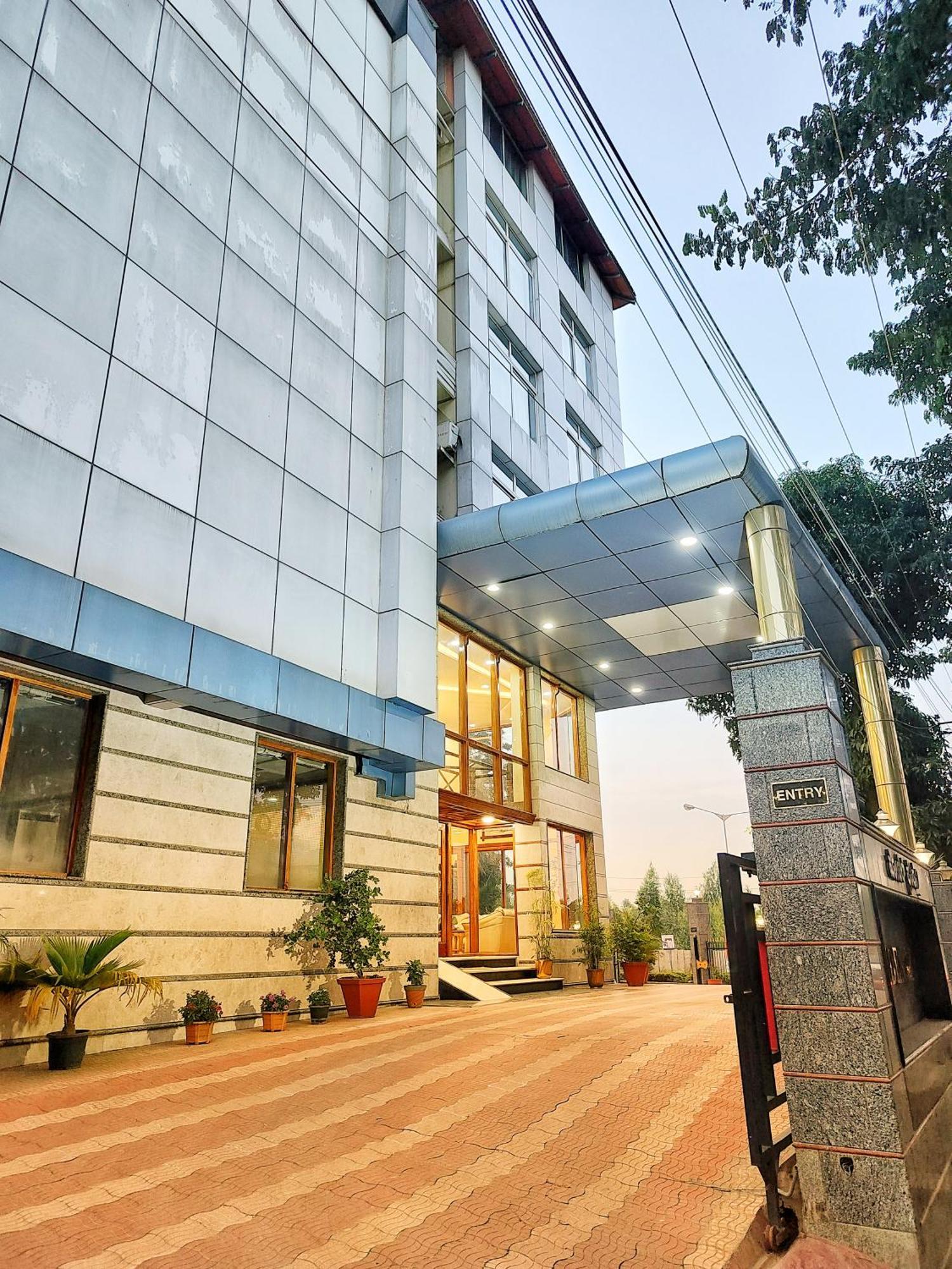 Hotel Presidency Kempegowda International Airport Bangalore Devanahalli Exteriör bild
